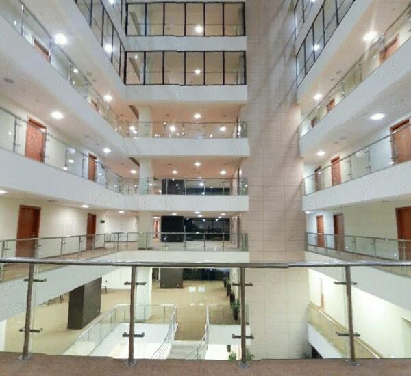 Банкомат Сбербанка России по адресу ул. А. Толстого, д. 99, гостинница «Holiday Inn»