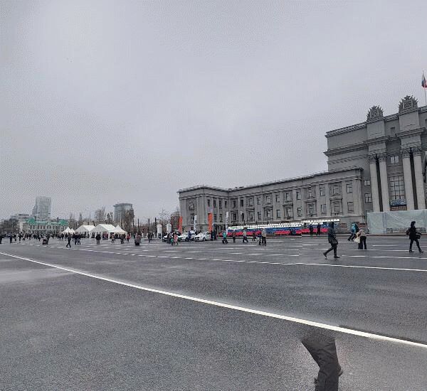 Банкомат банка ВТБ по адресу пл. Куйбышева,  д. 1